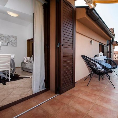 Apartment Len Ровинь Экстерьер фото