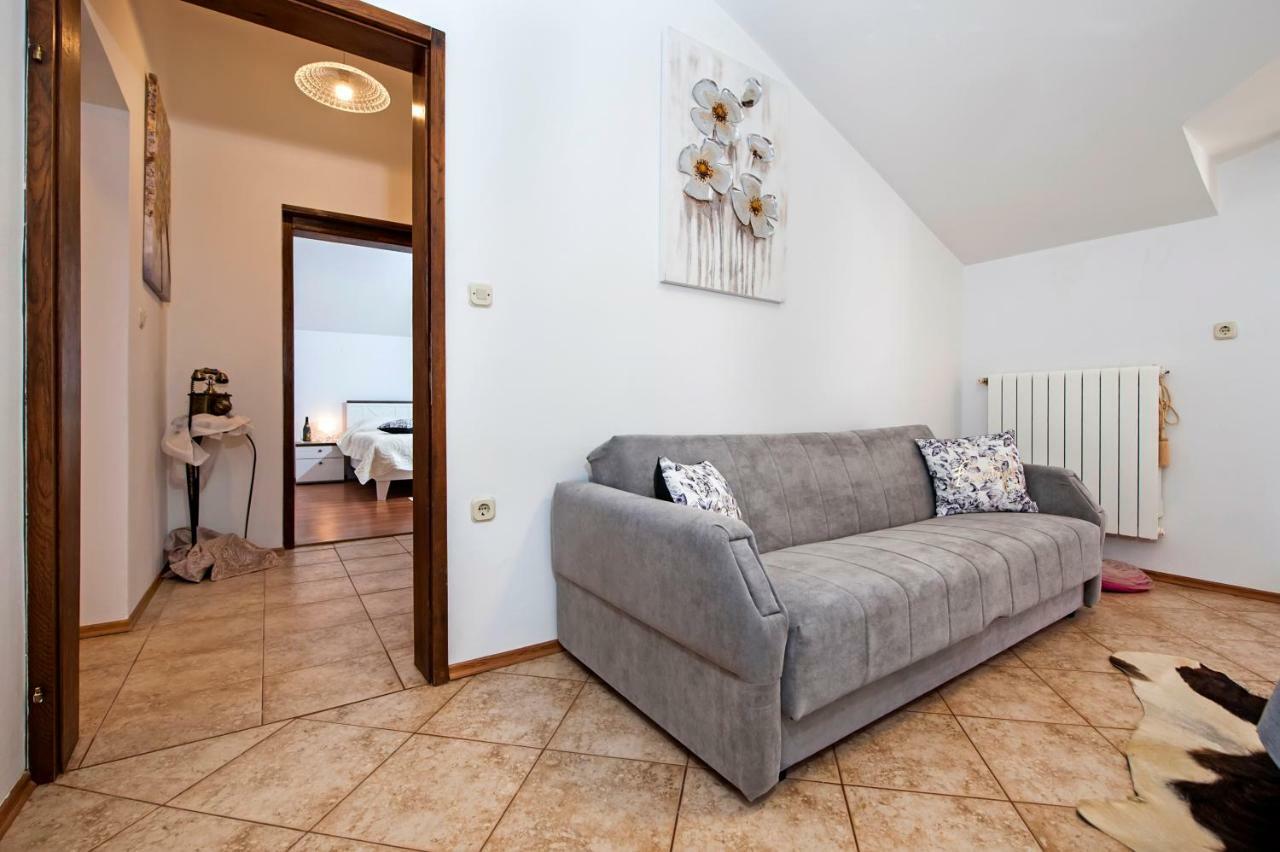 Apartment Len Ровинь Экстерьер фото