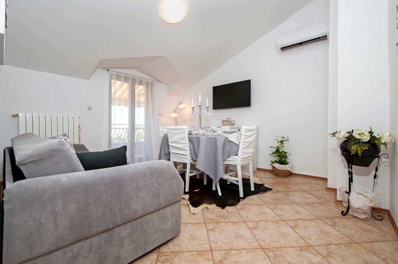 Apartment Len Ровинь Экстерьер фото