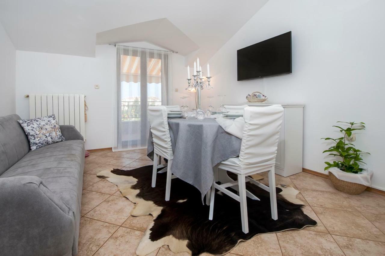 Apartment Len Ровинь Экстерьер фото