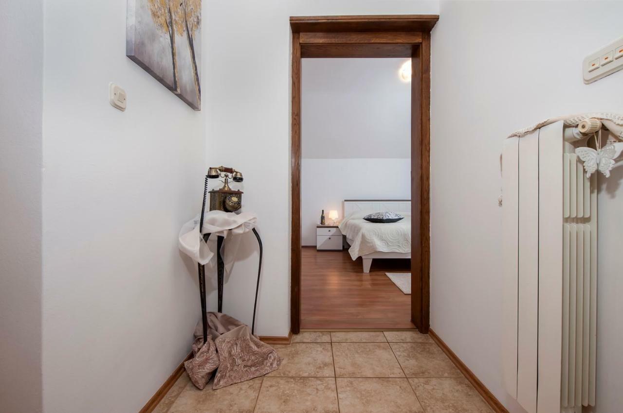 Apartment Len Ровинь Экстерьер фото