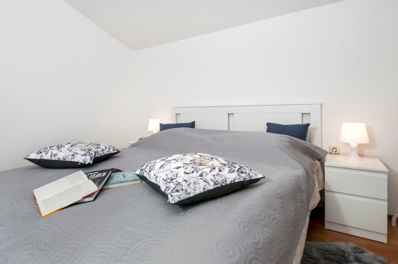Apartment Len Ровинь Экстерьер фото